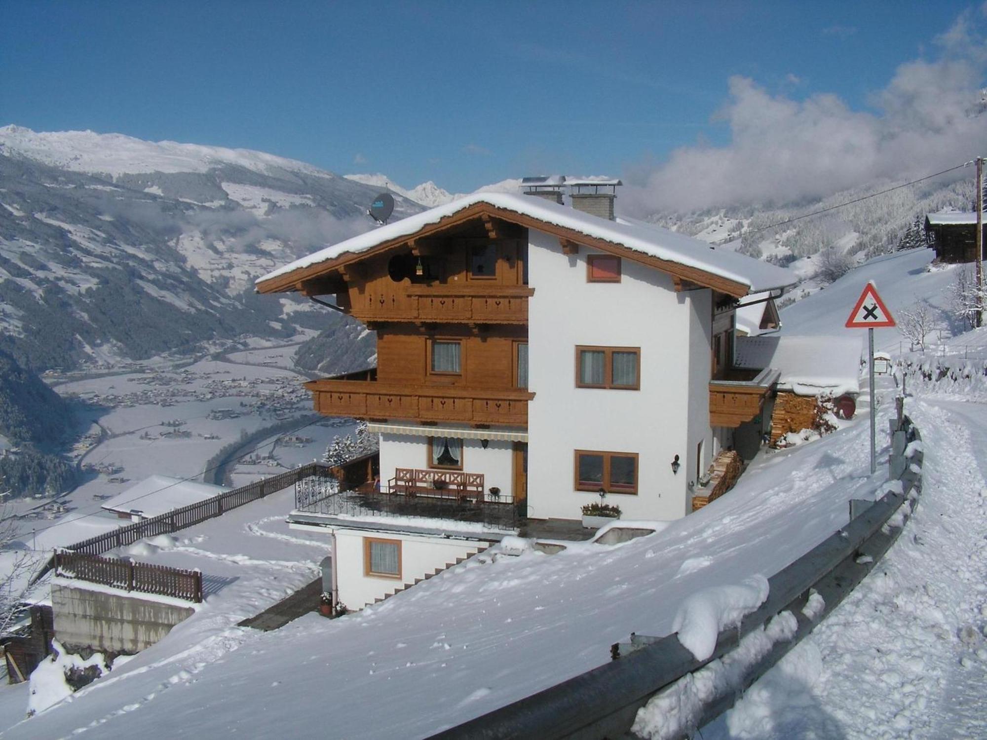 Apartment In Hippach Im Zillertal In The Mountains Muhlen  Eksteriør billede
