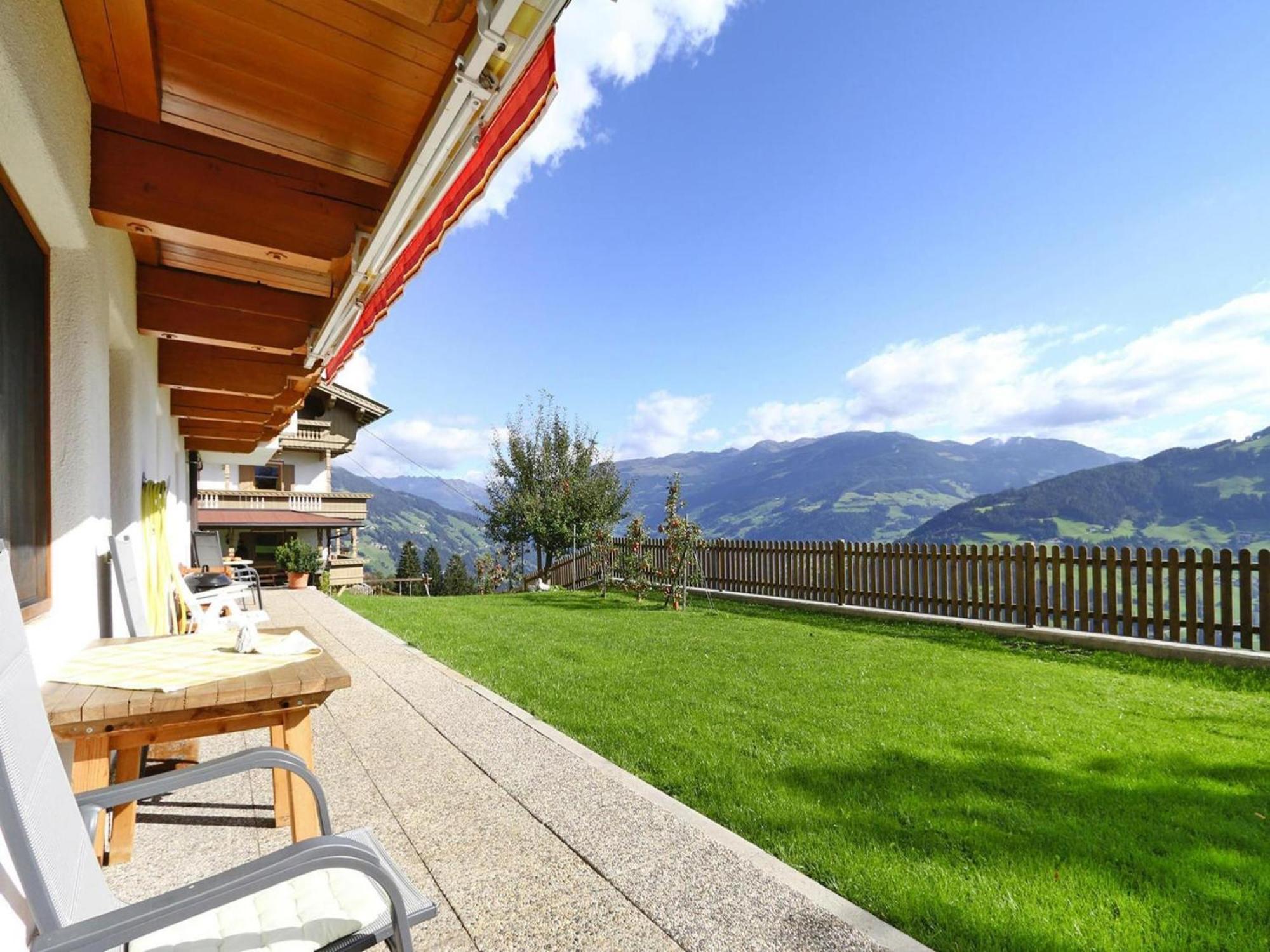Apartment In Hippach Im Zillertal In The Mountains Muhlen  Eksteriør billede