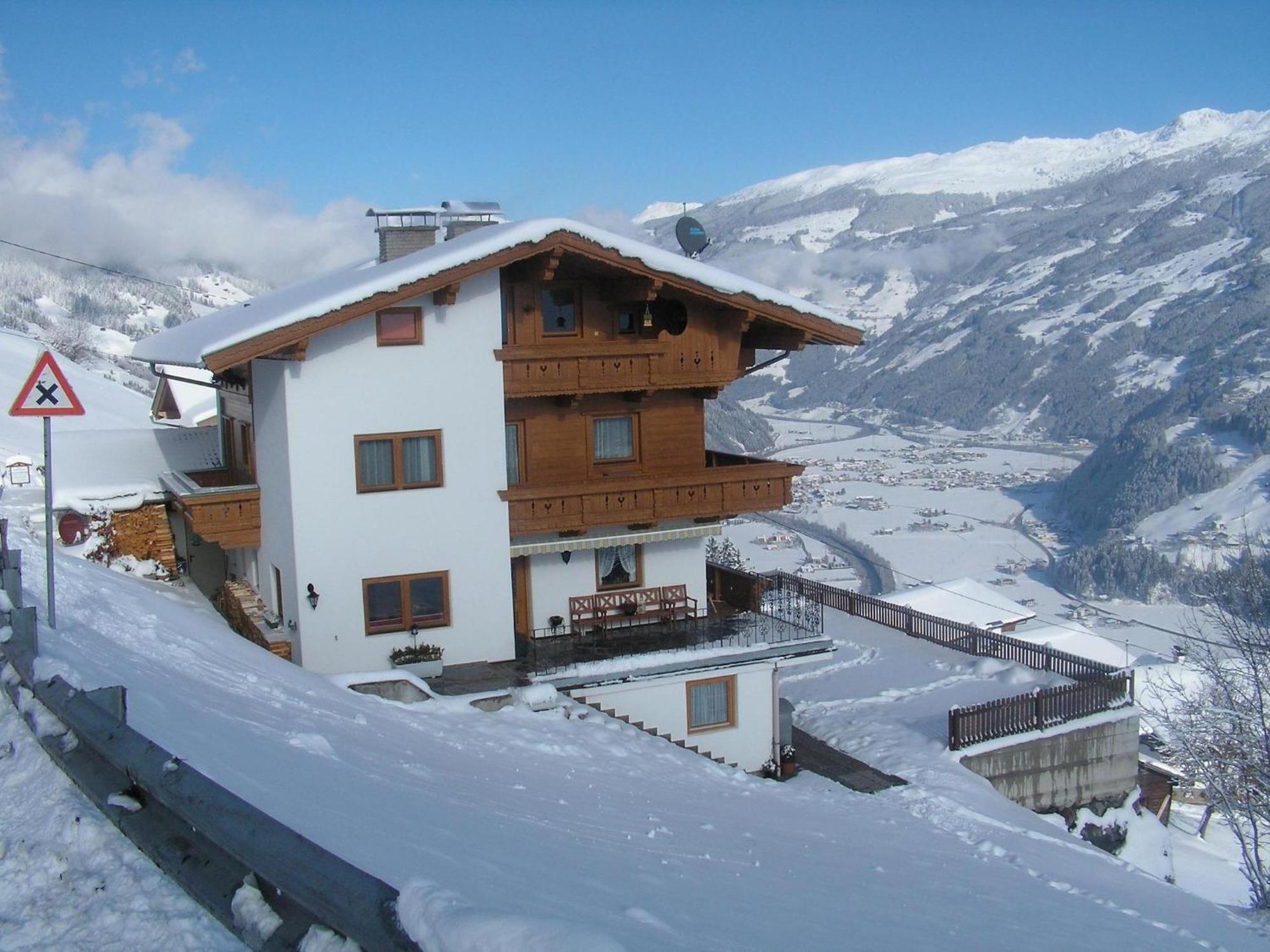 Apartment In Hippach Im Zillertal In The Mountains Muhlen  Eksteriør billede