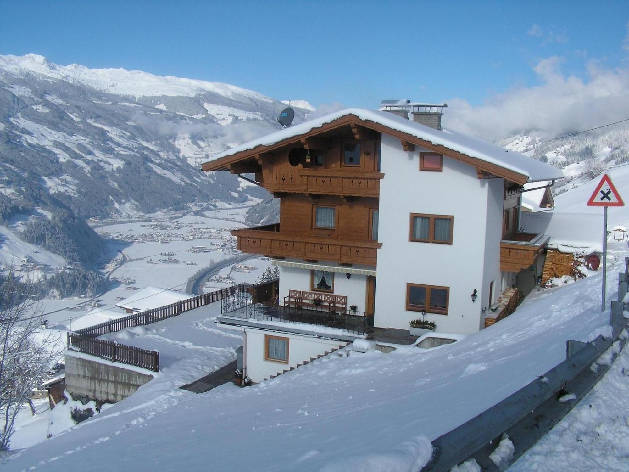 Apartment In Hippach Im Zillertal In The Mountains Muhlen  Eksteriør billede